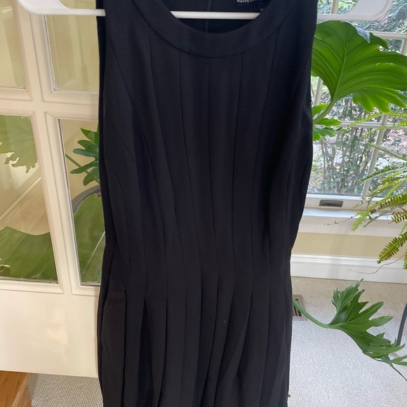 🌿White House Black Market black cocktail pleated dress - size 00🌿 - Picture 7 of 7